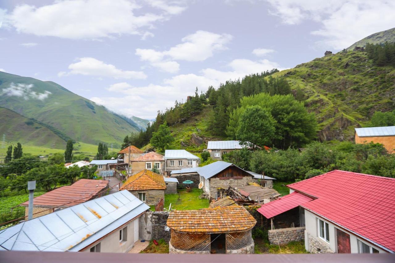 Sno Inn Kazbegi Exterior foto