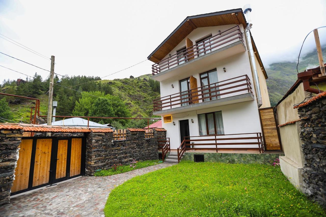 Sno Inn Kazbegi Exterior foto